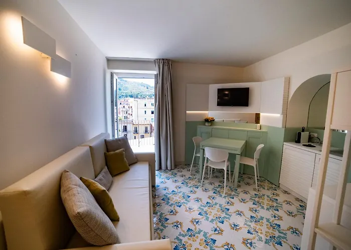 Adesi 15 - De Charme トロペーア