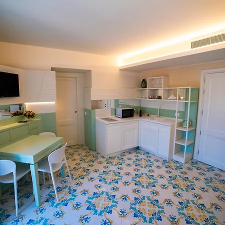 Adesi 15 - De Charme Apartament *