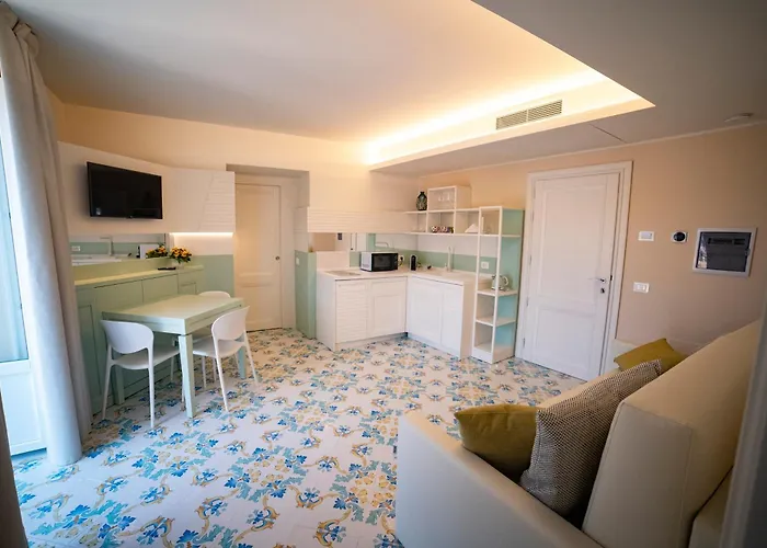 Adesi 15 - De Charme Апартаменты Тропея