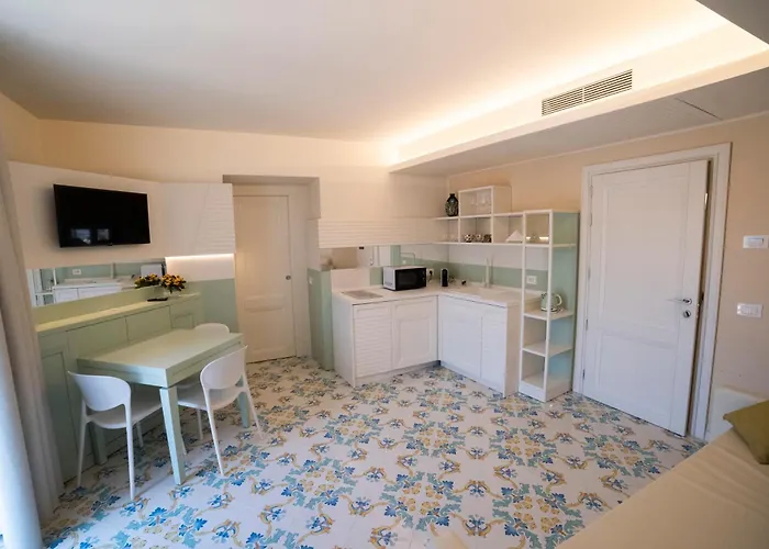 Adesi 15 - De Charme Апартаменты Тропея