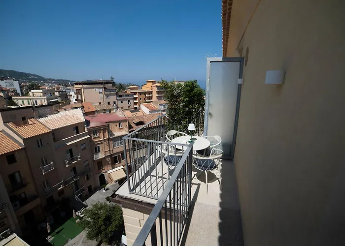 Adesi 15 - De Charme Lägenhet *